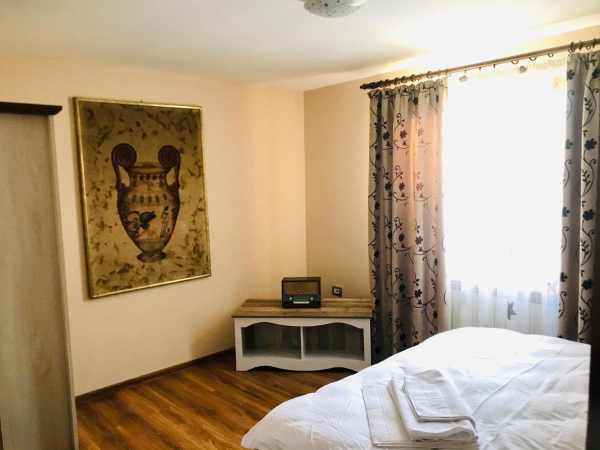 Apartament La Vila Curtea De Arges Ngoại thất bức ảnh